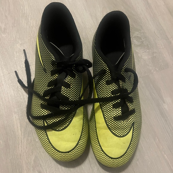 Nike 1Y soccer cleats - Picture 1 of 3